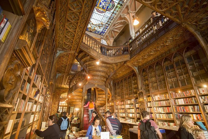Livraria Lello Library - A step into Hogwarts